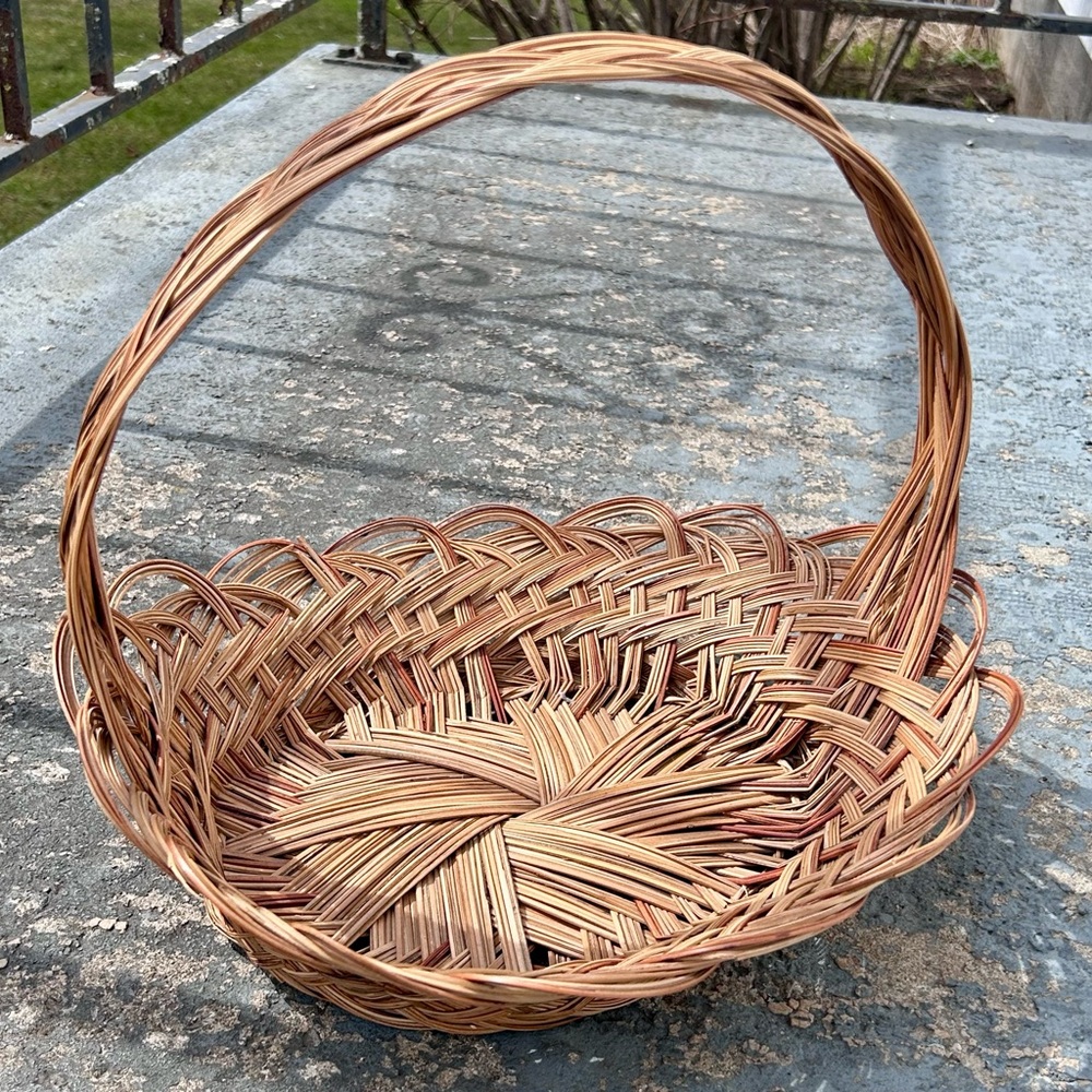 Vintage Rustic Woven Wicker Flower Gathering Basket Large Round 12” x 13"